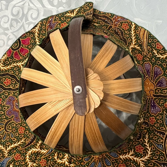 Incredible LEGEND vintage Folding Bamboo Fan Hat ,multicolored made in Indonesia - Picture 2 of 10
